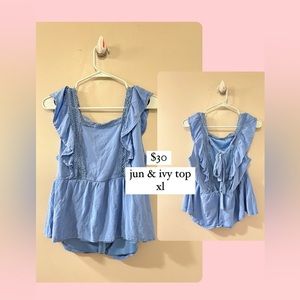 Bow tie Jun & Ivy blue top